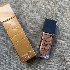 NARS Tinted Glow Booster in Dark Barbuda